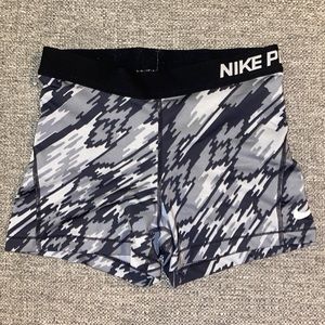 Women’s Nike Pros